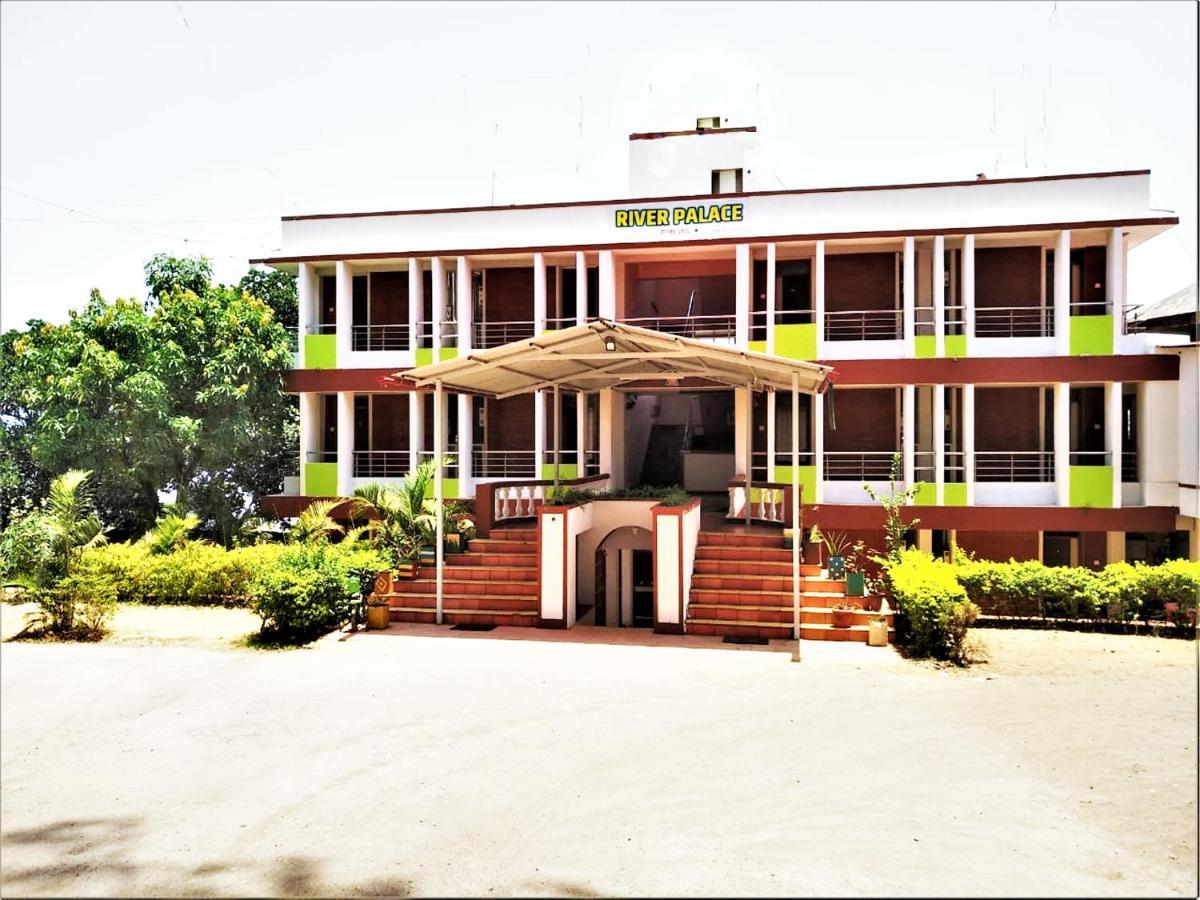River Palace - A Valley View Hotel Pānchgani Exterior foto